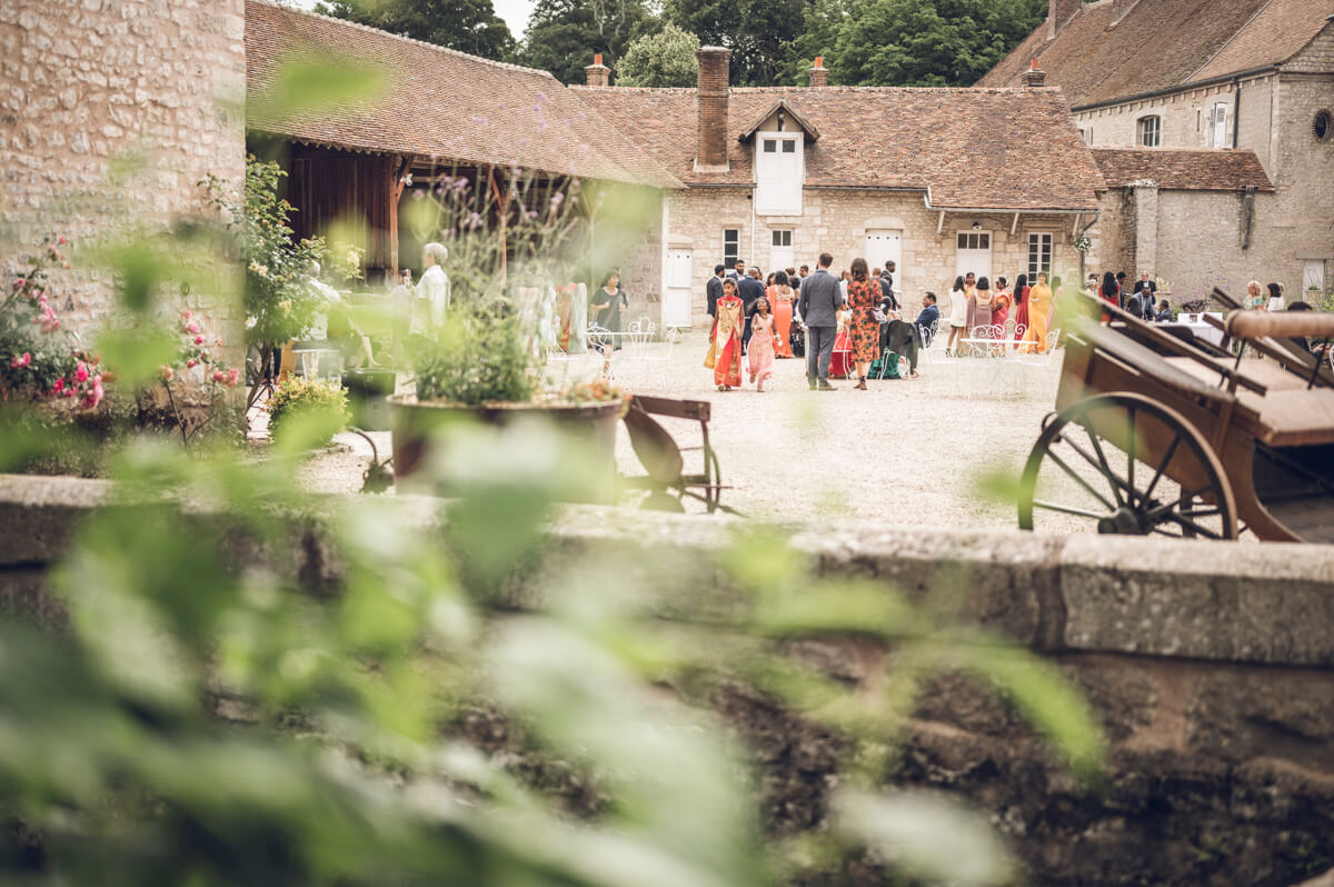 mariage-vin-honneur-abbaye-royale-notre-dame-cercanceaux Vin d'honneur du mariage à l'abbaye royale Notre Dame Cercanceaux