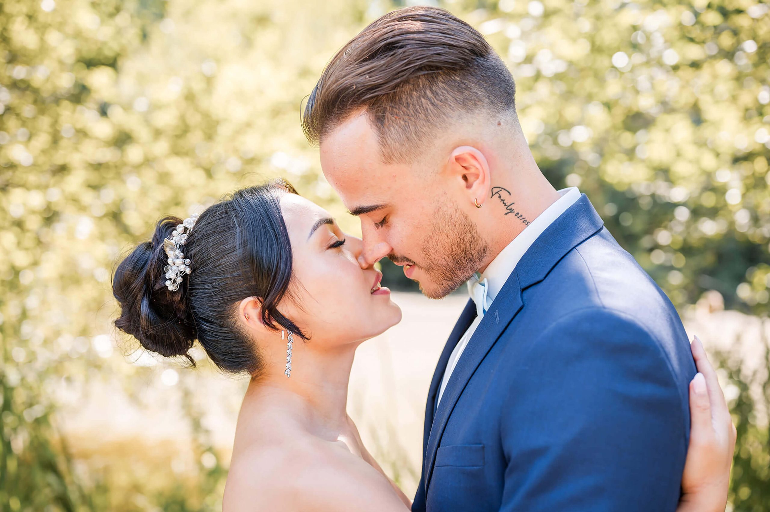 Photo de couple lors du mariage au domaine de la Gillardière