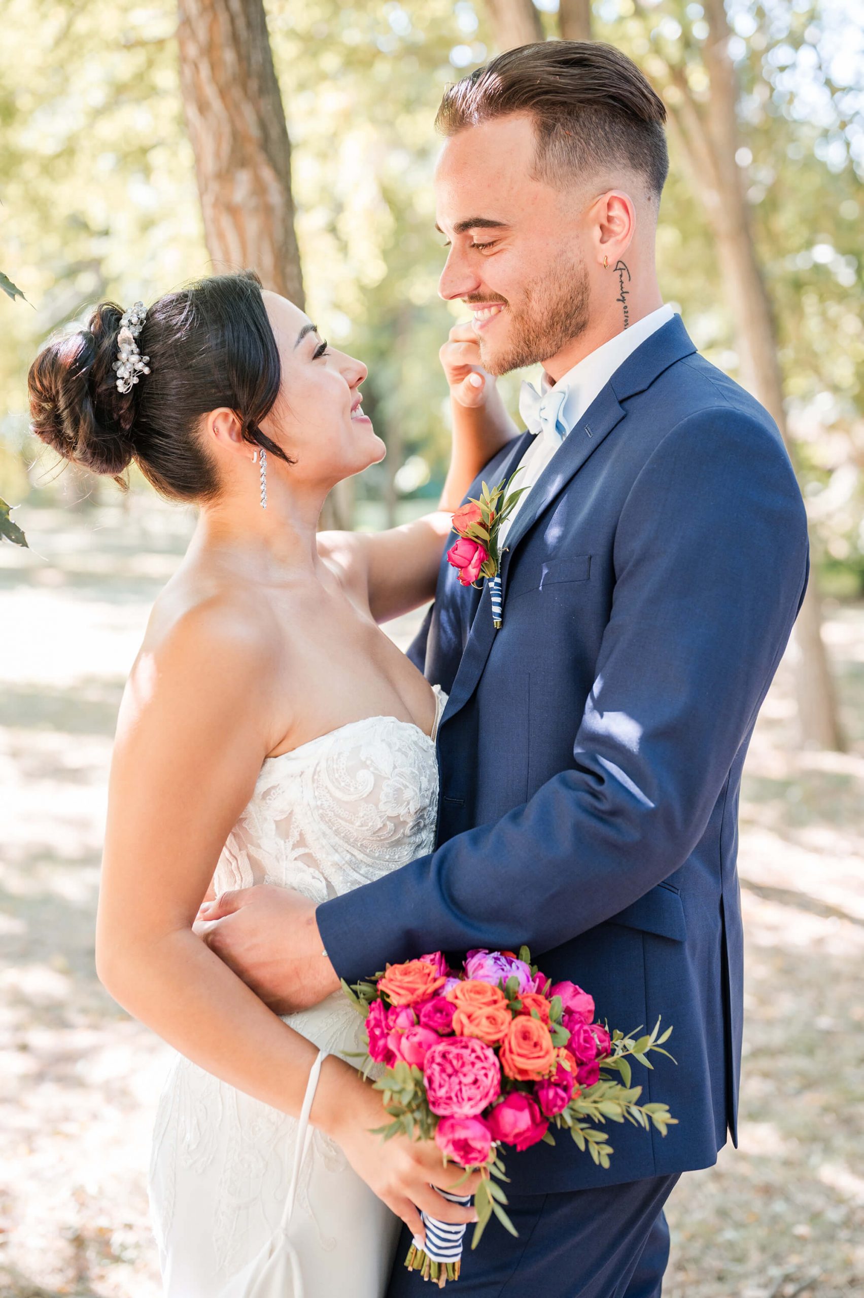 mariage-photo-couple-domaine-gillardiere-2 Photo de couple lors du mariage au domaine de la Gillardière