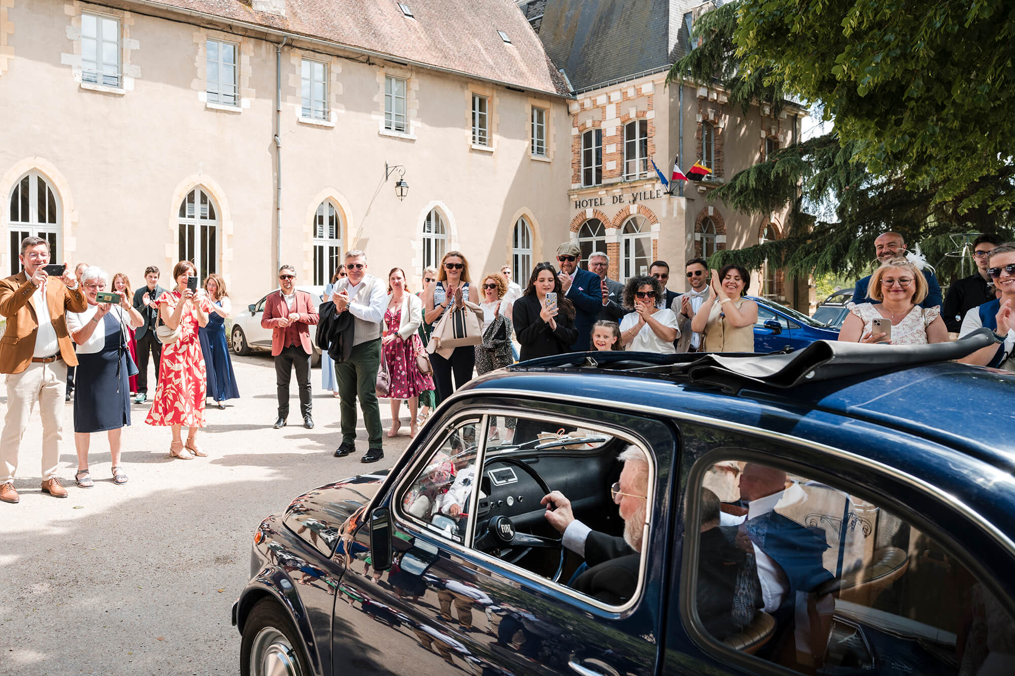 mariage-mairie-ferrieres-gatinais-03 Mariage à la mairie de Ferrières en Gâtinais
