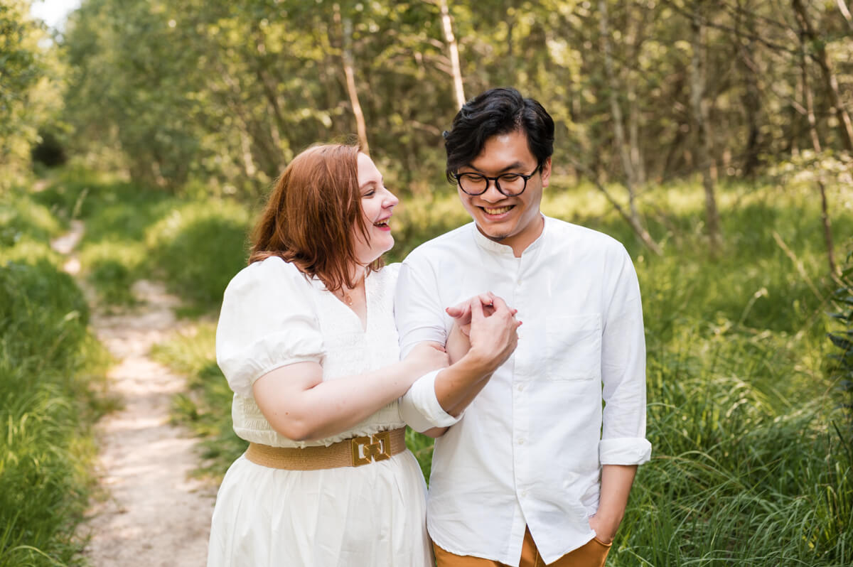 Photo de couple dans la forêt de Notre Dame