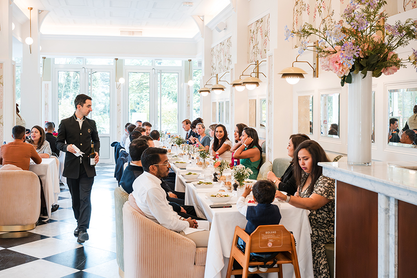 Repas de mariage à Maison Ladurée Pavillon Gravelle au bois de Vincennes - Studio Matthieu - 255 Repas de mariage à Maison Ladurée Pavillon Gravelle au bois de Vincennes - Studio Matthieu