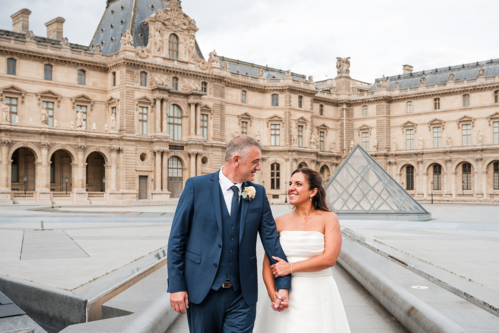 Photos de couple pendant un mariage à Paris