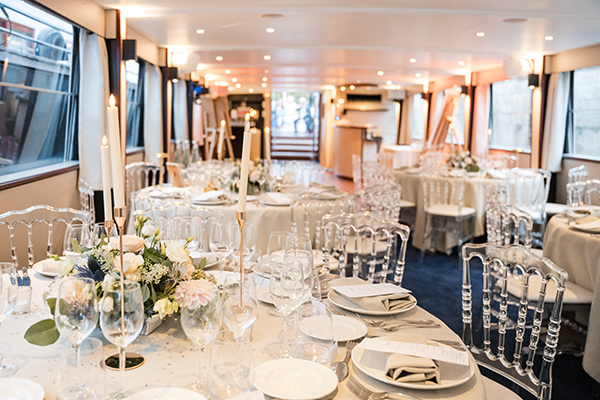 Photos lors du repas de mariage sur la Péniche Victoria