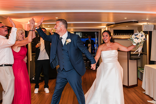 Photos lors du repas de mariage sur la Péniche Victoria