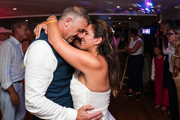 Photos lors de la soirée de mariage sur la Péniche Victoria