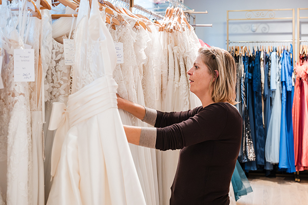 Essayage de robe de mariée à Nogent sur Marne - Studio Matthieu
